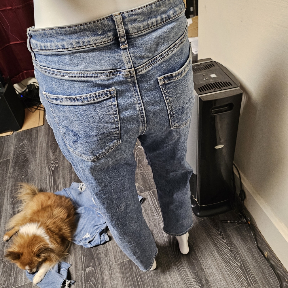 American Eagle Outfitters Blue Distressed Jeans - Picture 3 of 3